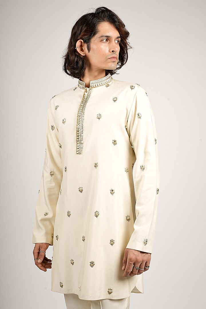 Ivory Crepe Embroidered Kurta Set by SVA BY SONAM & PARAS MODI Men at Pernia's Pop Up Shop