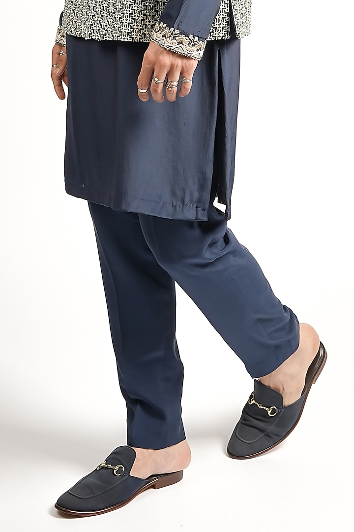 Blue Crepe Embroidered Bundi Jacket Set by SVA BY SONAM & PARAS MODI Men at Pernia's Pop Up Shop