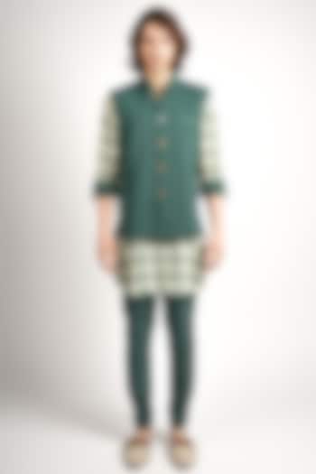 Emerald Silk & Volvo Fabric Printed Bundi Jacket Set by Sva By Sonam & Paras Modi Men at Pernia's Pop Up Shop
