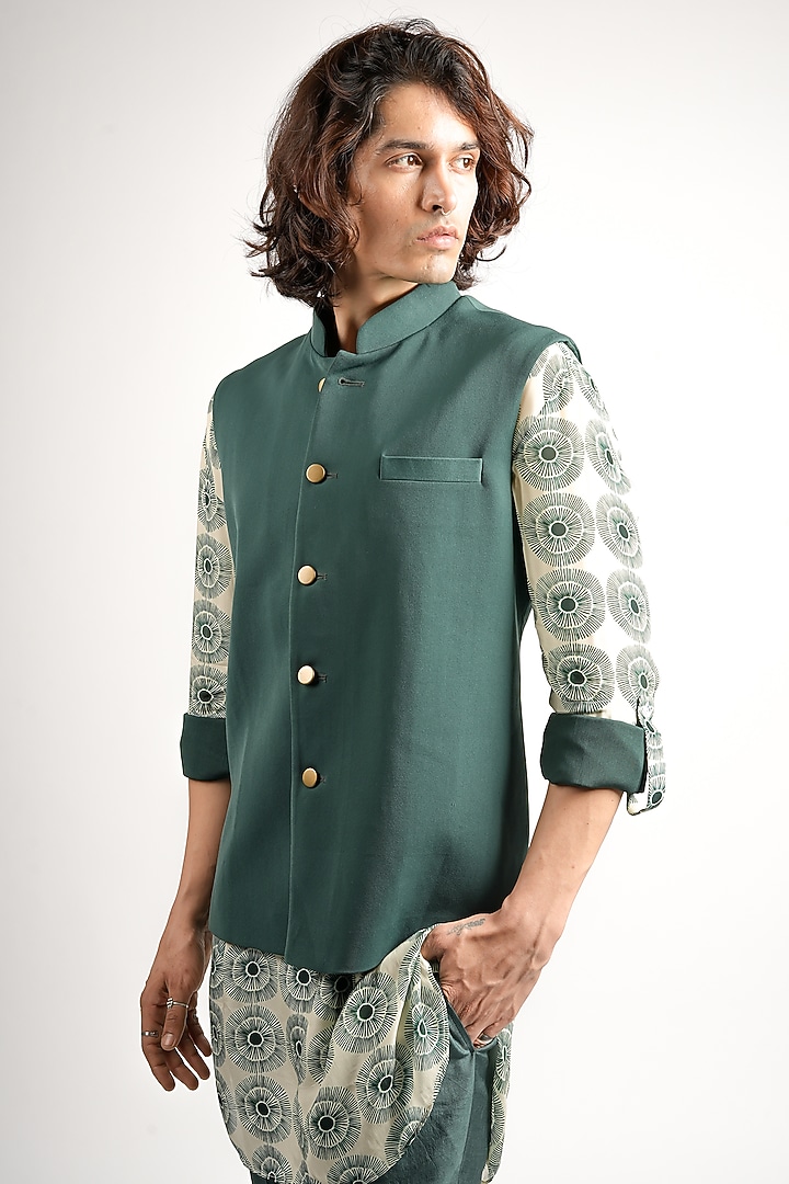 Emerald Silk & Volvo Fabric Printed Bundi Jacket Set by Sva By Sonam & Paras Modi Men at Pernia's Pop Up Shop