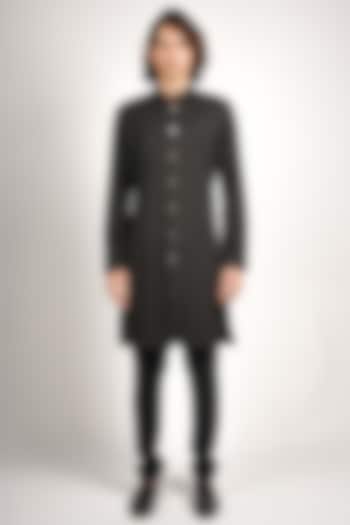 Black Volvo Fabric Kurta Set by Sva By Sonam & Paras Modi Men at Pernia's Pop Up Shop