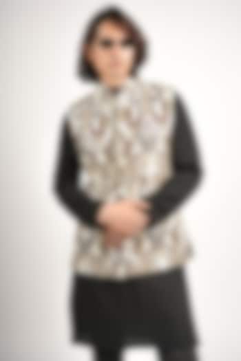 Black Silk Embellished Bundi Jacket by Sva By Sonam & Paras Modi Men at Pernia's Pop Up Shop