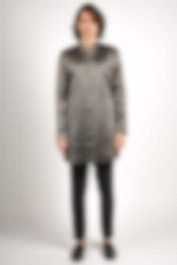 Black Silk & Chanderi Kurta Set by Sva By Sonam & Paras Modi Men at Pernia's Pop Up Shop