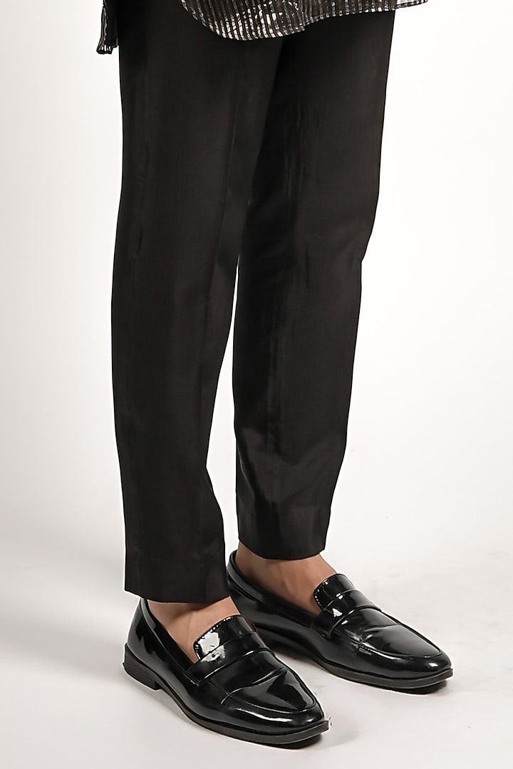 Black Silk & Chanderi Kurta Set by Sva By Sonam & Paras Modi Men at Pernia's Pop Up Shop