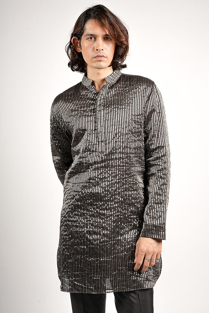 Black Silk & Chanderi Kurta Set by Sva By Sonam & Paras Modi Men at Pernia's Pop Up Shop