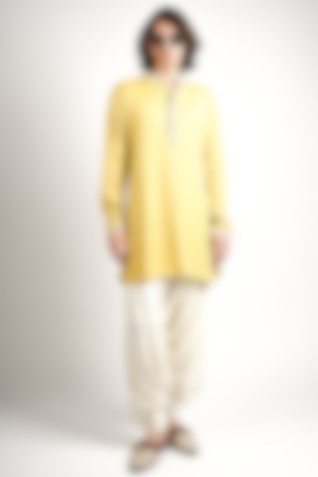 Lime Green Silk Embroidered Kurta Set by Sva By Sonam & Paras Modi Men at Pernia's Pop Up Shop