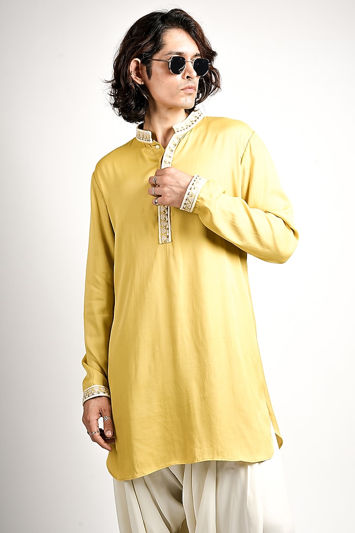 Lime Green Silk Embroidered Kurta Set by Sva By Sonam & Paras Modi Men at Pernia's Pop Up Shop