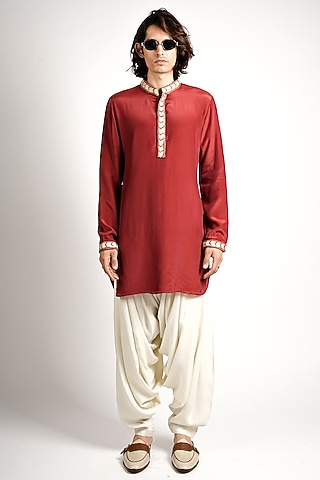 Maroon Crepe Embroidered Kurta Set by Sva By Sonam & Paras Modi Men