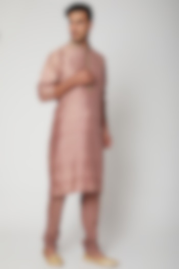 Old Rose Kurta With Embroidered Collar by SVA BY SONAM & PARAS MODI Men