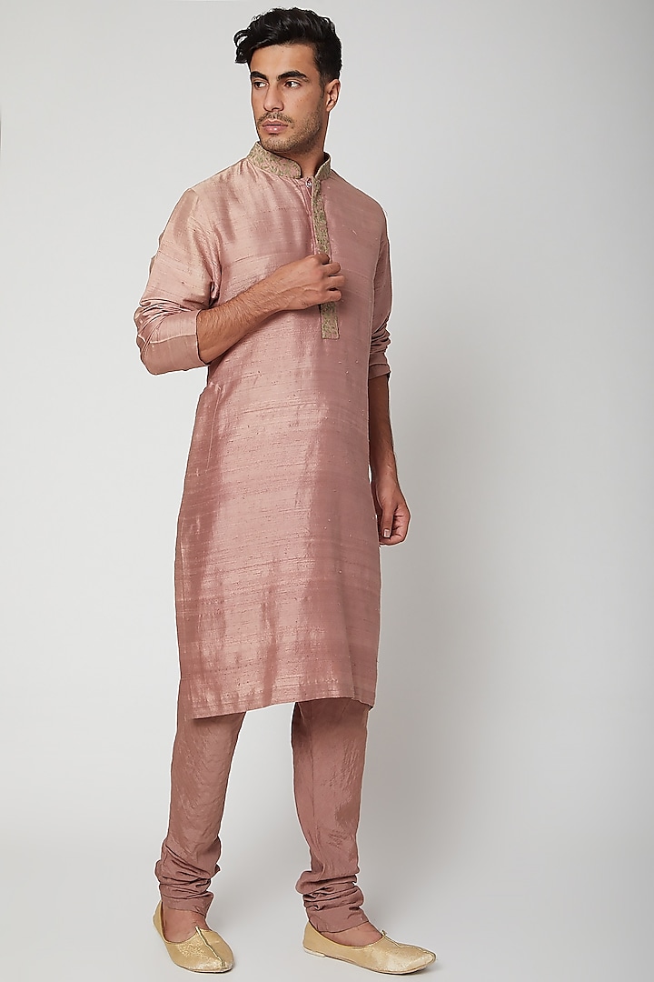 Old Rose Kurta With Embroidered Collar by SVA BY SONAM & PARAS MODI Men