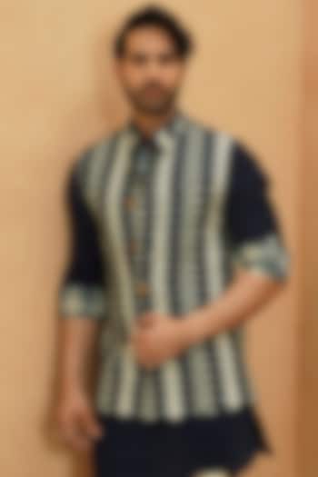 Midnight Blue Crepe Reversible Geometric Bundi Jacket by Sva By Sonam & Paras Modi Men