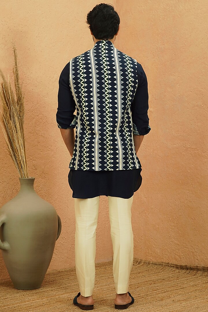 Midnight Blue Crepe Reversible Geometric Bundi Jacket by Sva By Sonam & Paras Modi Men at Pernia's Pop Up Shop