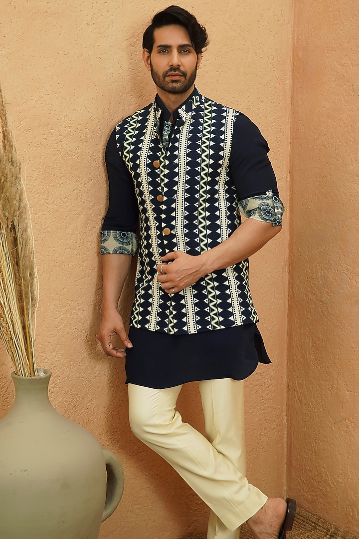 Midnight Blue Crepe Reversible Geometric Bundi Jacket by Sva By Sonam & Paras Modi Men at Pernia's Pop Up Shop