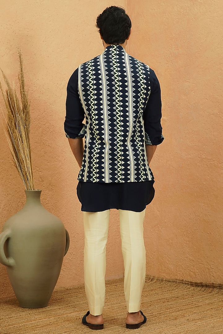 Deep Navy Crepe Rolled-Up Sleeve Kurta by Sva By Sonam & Paras Modi Men at Pernia's Pop Up Shop