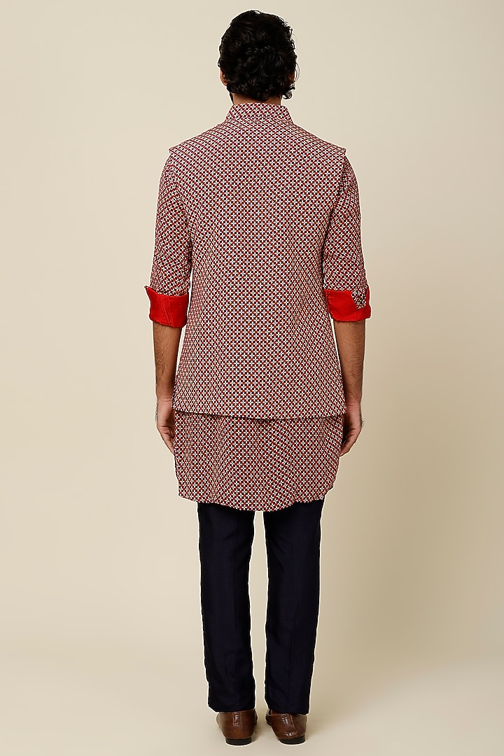 Multi-Colored Crepe Silk Geometric Printed Bundi Jacket by Sva By Sonam & Paras Modi Men at Pernia's Pop Up Shop