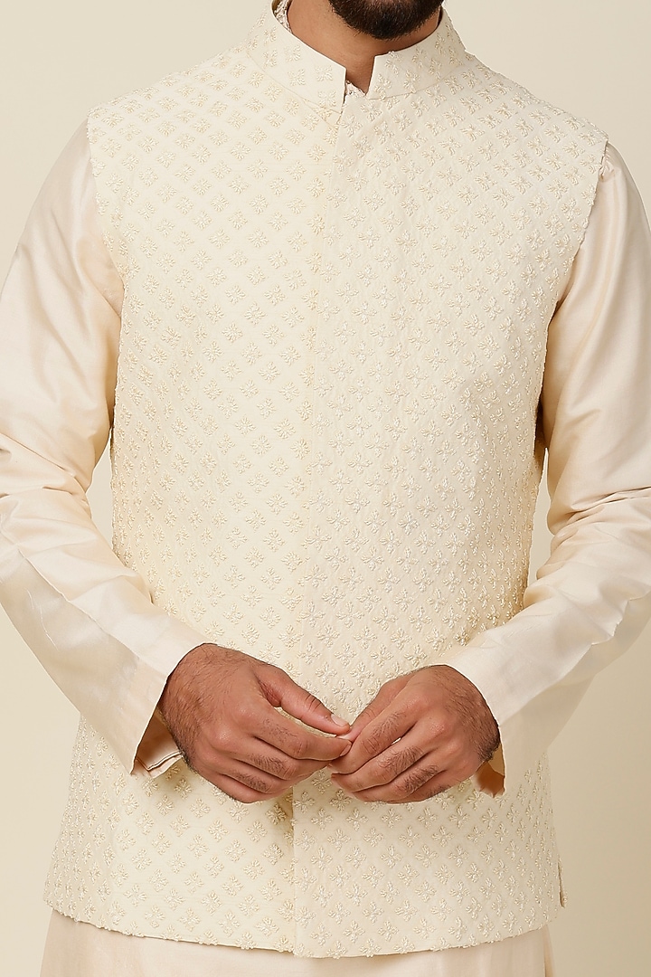 Beige Silk Thread Embroidered Bundi Jacket by Sva By Sonam & Paras Modi Men at Pernia's Pop Up Shop