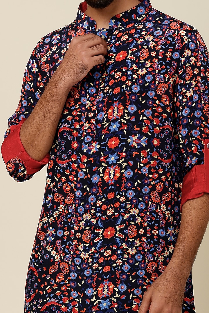 Cobalt Blue Floral Printed Kurta by Sva By Sonam & Paras Modi Men at Pernia's Pop Up Shop