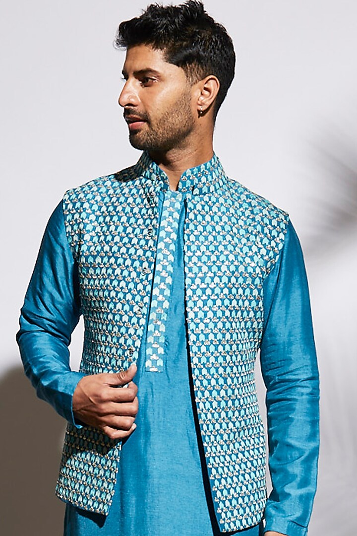 Blue Silk Embellished Kurta Set by SVA BY SONAM & PARAS MODI Men at Pernia's Pop Up Shop