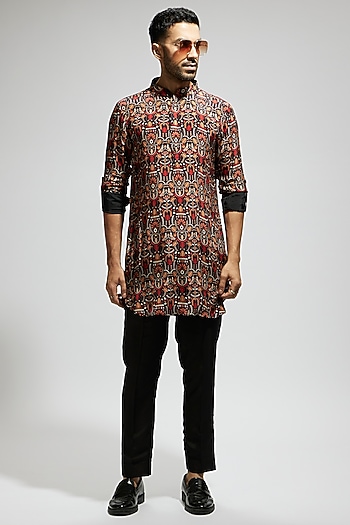 Black Crepe Jaal Printed Kurta by Sva By Sonam & Paras Modi Men at Pernia's Pop Up Shop