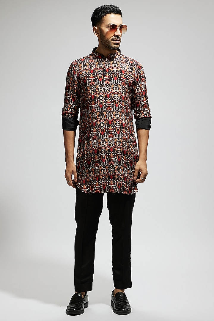 Black Crepe Jaal Printed Kurta by Sva By Sonam & Paras Modi Men