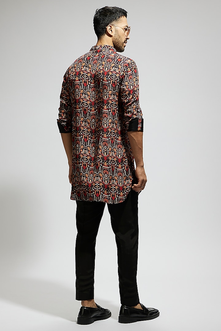 Black Crepe Jaal Printed Kurta by Sva By Sonam & Paras Modi Men at Pernia's Pop Up Shop