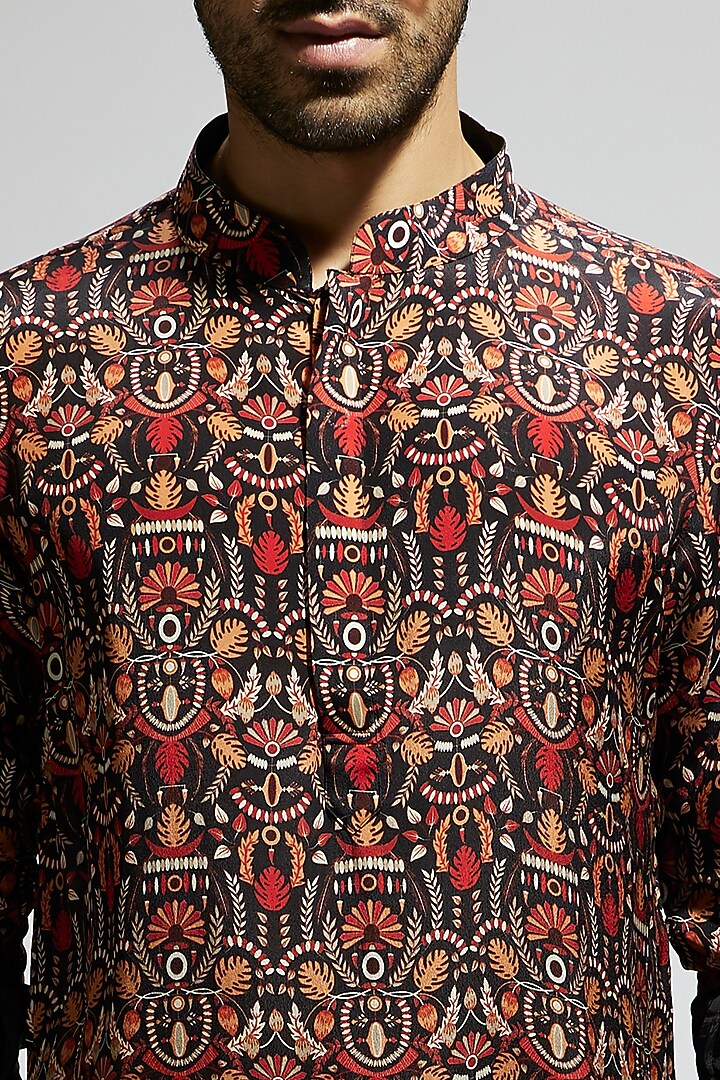 Black Crepe Jaal Printed Kurta by Sva By Sonam & Paras Modi Men at Pernia's Pop Up Shop