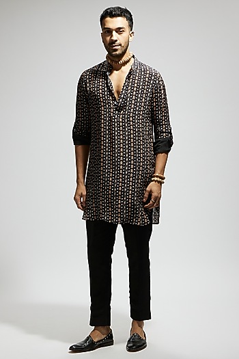 Black Crepe Boho Printed Kurta by Sva By Sonam & Paras Modi Men at Pernia's Pop Up Shop