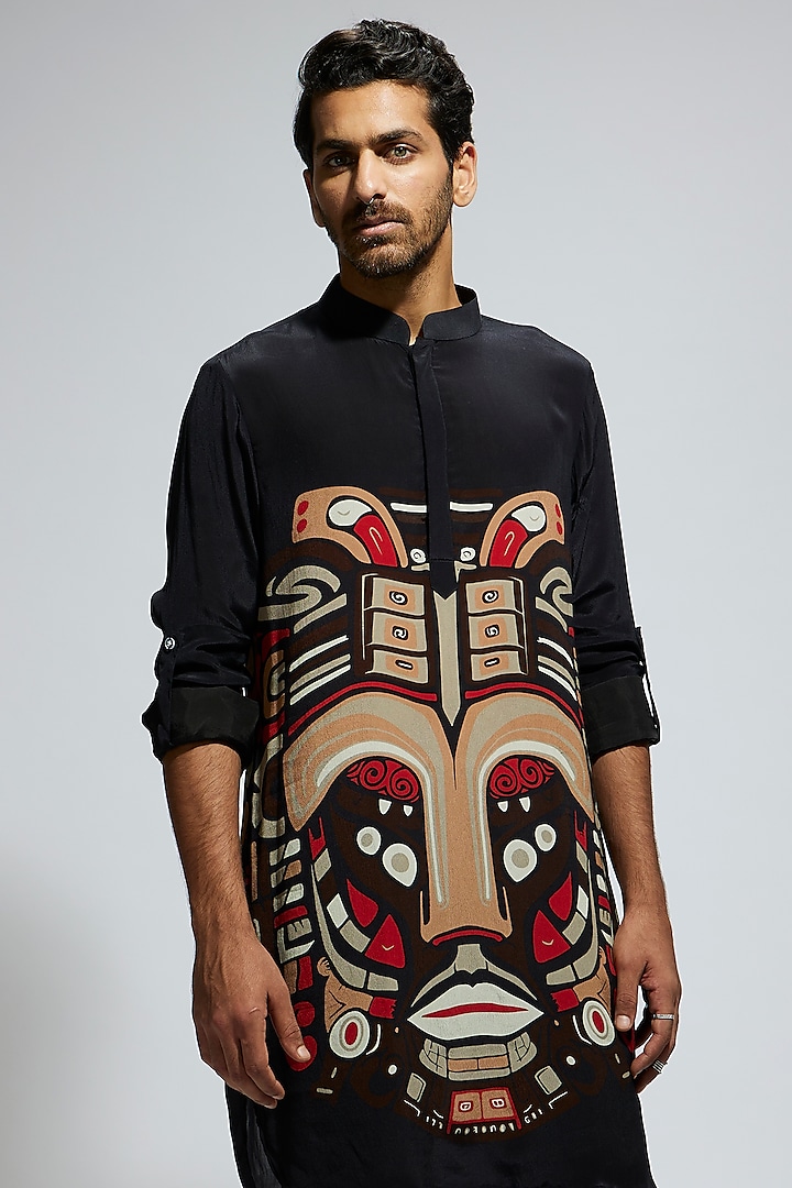 Black Crepe Jaal Printed Kurta by Sva By Sonam & Paras Modi Men at Pernia's Pop Up Shop