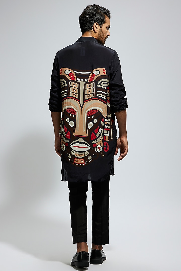 Black Crepe Jaal Printed Kurta by Sva By Sonam & Paras Modi Men at Pernia's Pop Up Shop