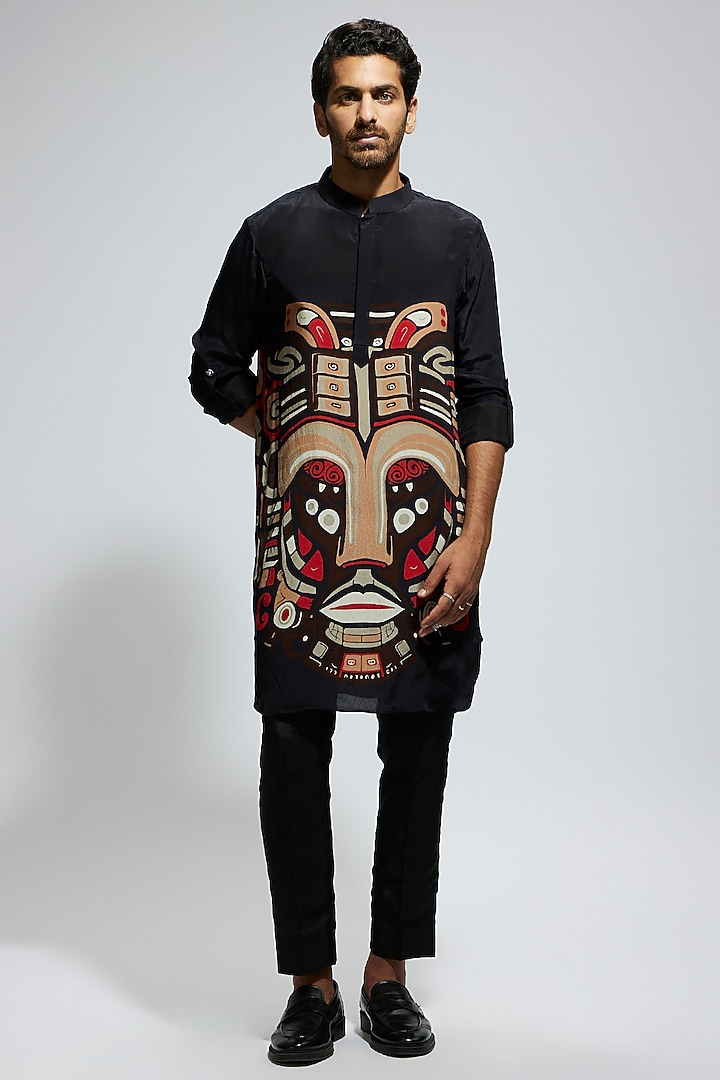 Black Crepe Jaal Printed Kurta by Sva By Sonam & Paras Modi Men at Pernia's Pop Up Shop