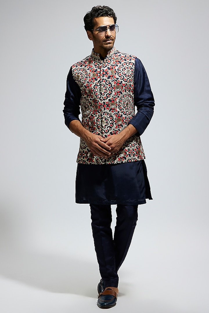 Blue Silk Thread Embroidered Bundi Jacket Set by Sva By Sonam & Paras Modi Men at Pernia's Pop Up Shop