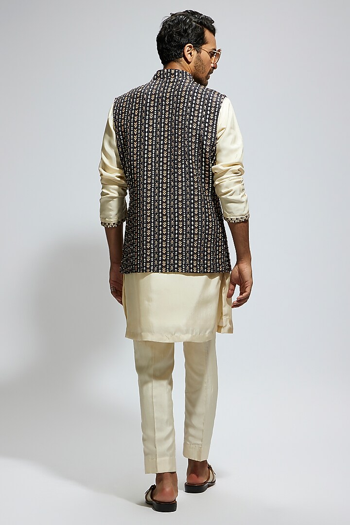 Black Silk Embellished Bundi Jacket by Sva By Sonam & Paras Modi Men at Pernia's Pop Up Shop