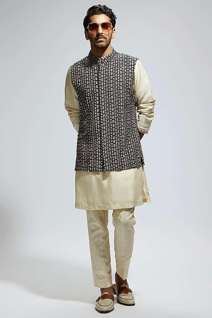 Black Silk Embellished Bundi Jacket by Sva By Sonam & Paras Modi Men at Pernia's Pop Up Shop