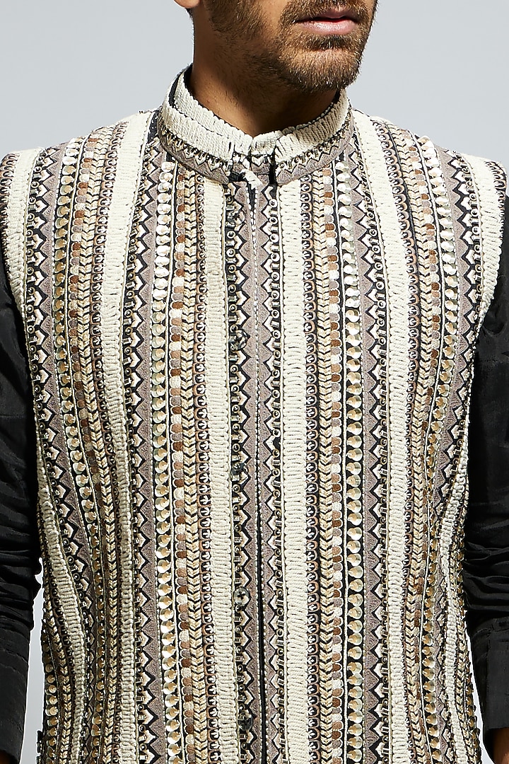 Ivory Silk Threadwork Bundi Jacket by Sva By Sonam & Paras Modi Men at Pernia's Pop Up Shop