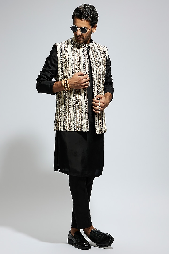 Ivory Silk Threadwork Bundi Jacket Set by Sva By Sonam & Paras Modi Men at Pernia's Pop Up Shop