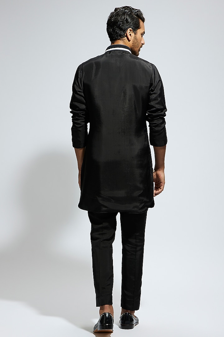 Black Silk Threadwork Kurta Set by Sva By Sonam & Paras Modi Men at Pernia's Pop Up Shop