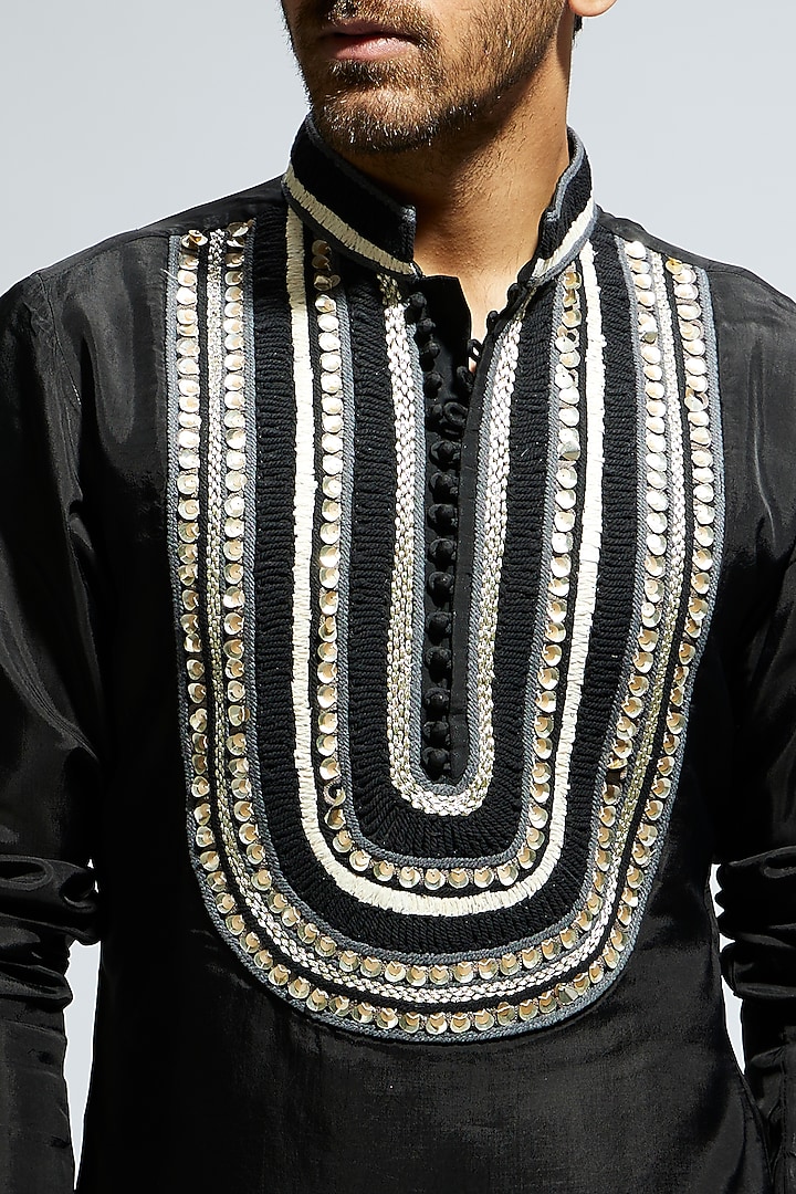 Black Silk Threadwork Kurta Set by Sva By Sonam & Paras Modi Men at Pernia's Pop Up Shop