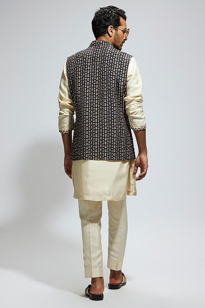 Black Silk Embellished Bundi Jacket Set by Sva By Sonam & Paras Modi Men at Pernia's Pop Up Shop