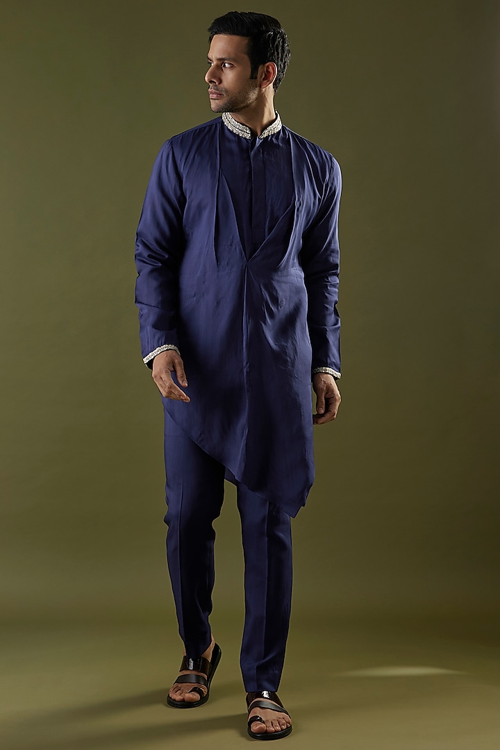 Navy Blue Habutai Silk Embroidered Kurta Set by SVA BY SONAM & PARAS MODI Men at Pernia's Pop Up Shop