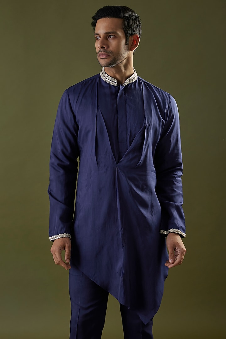 Navy Blue Habutai Silk Embroidered Kurta Set by SVA BY SONAM & PARAS MODI Men at Pernia's Pop Up Shop