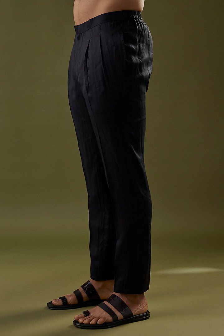 Black Habutai Silk Embroidered Kurta Set by SVA BY SONAM & PARAS MODI Men at Pernia's Pop Up Shop