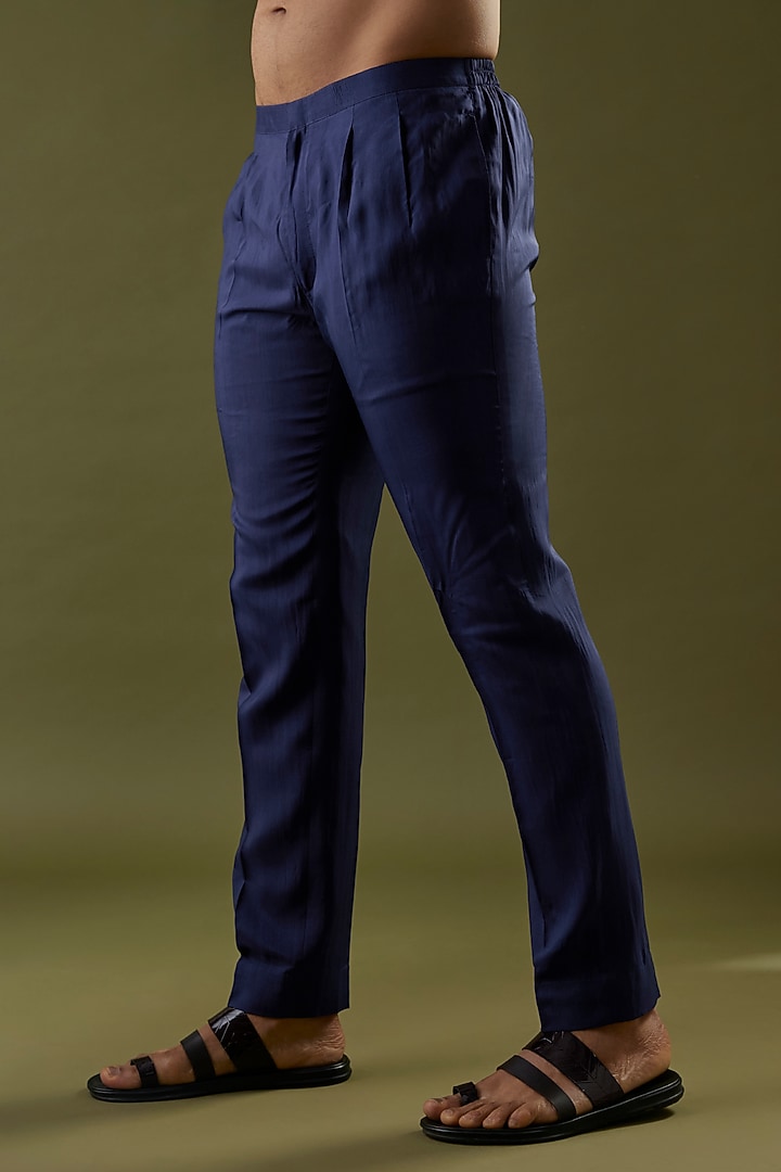 Navy Blue Habutai Silk Embroidered Kurta Set by SVA BY SONAM & PARAS MODI Men at Pernia's Pop Up Shop