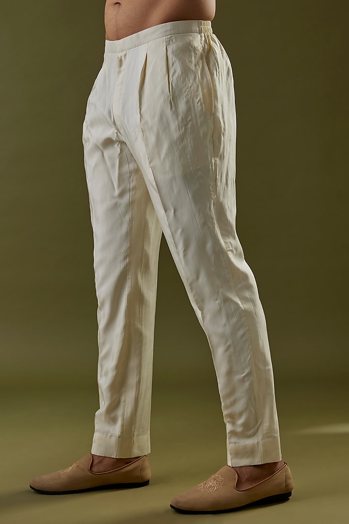 Ivory Habutai Silk Embroidered Kurta Set by SVA BY SONAM & PARAS MODI Men at Pernia's Pop Up Shop