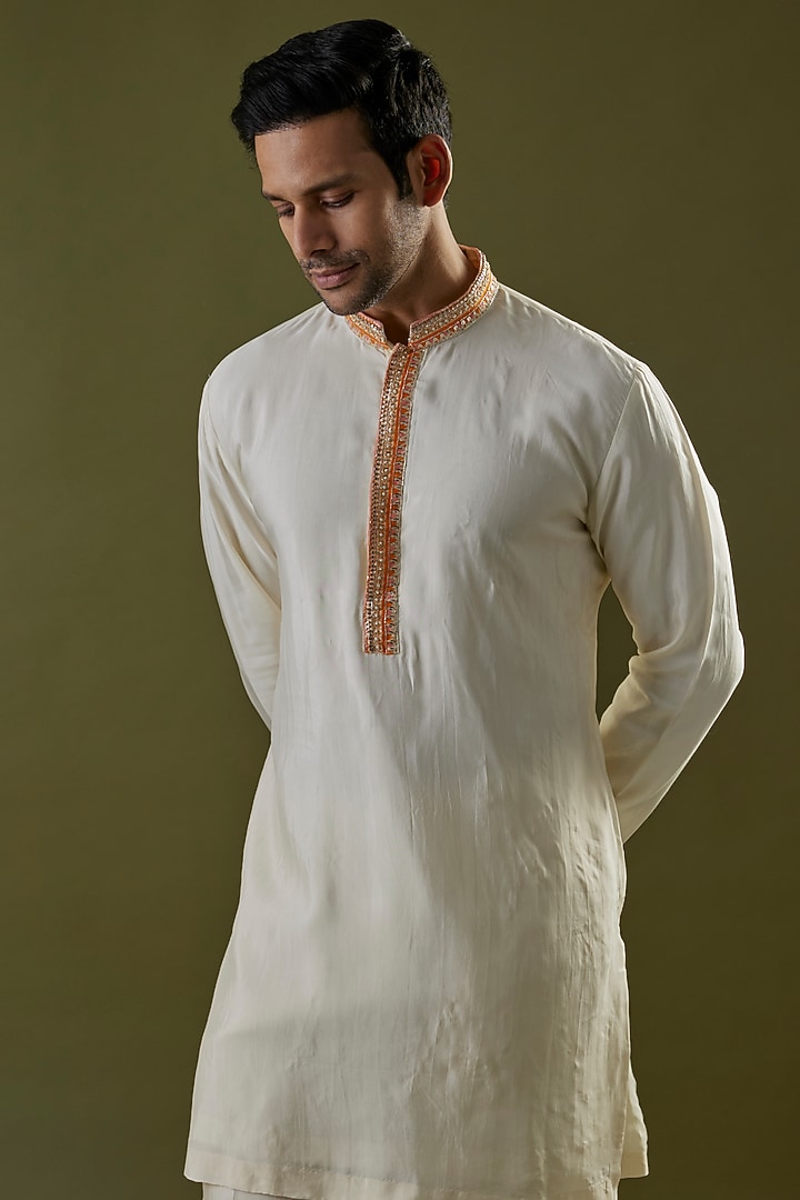 Ivory Habutai Silk Embroidered Kurta Set by SVA BY SONAM & PARAS MODI Men at Pernia's Pop Up Shop