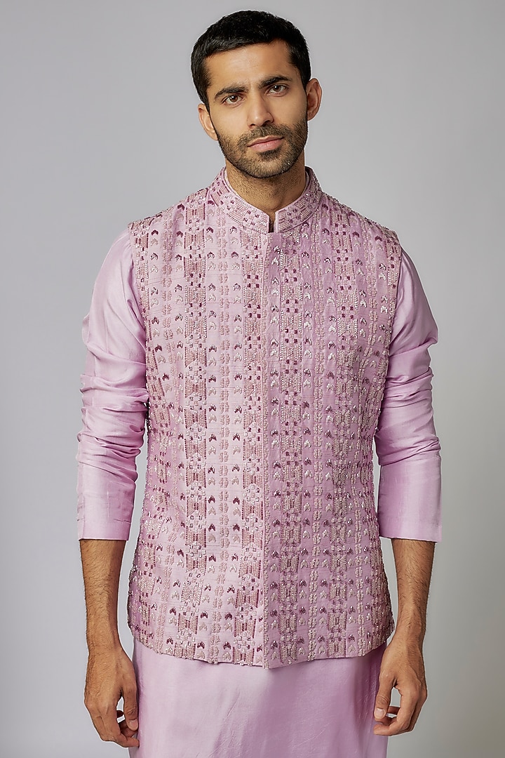 Lilac Raw Silk Embellished Bundi Jacket Set by Sva By Sonam & Paras Modi Men at Pernia's Pop Up Shop