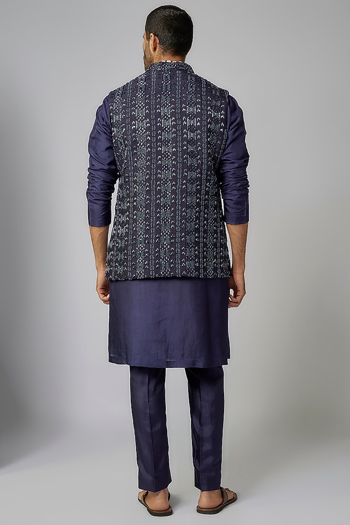 Navy Blue Raw Silk Embellished Bundi Jacket Set by Sva By Sonam & Paras Modi Men at Pernia's Pop Up Shop