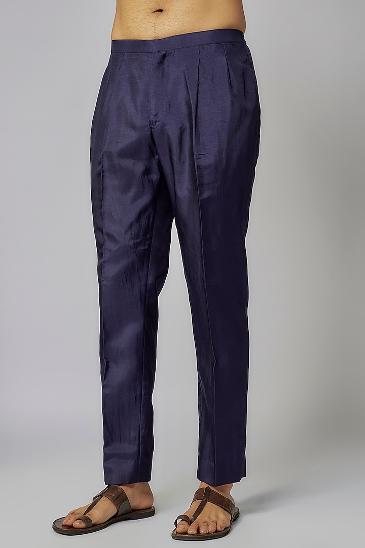 Navy Blue Raw Silk Embellished Bundi Jacket Set by Sva By Sonam & Paras Modi Men at Pernia's Pop Up Shop