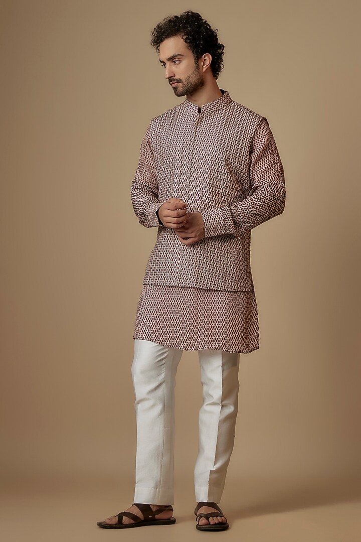 Merlot Crepe Geometric Printed Bundi Jacket by Sva By Sonam & Paras Modi Men at Pernia's Pop Up Shop
