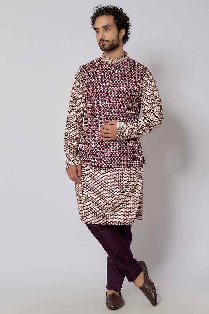 Merlot Silk Embellished Bundi Jacket by SVA BY SONAM & PARAS MODI Men at Pernia's Pop Up Shop