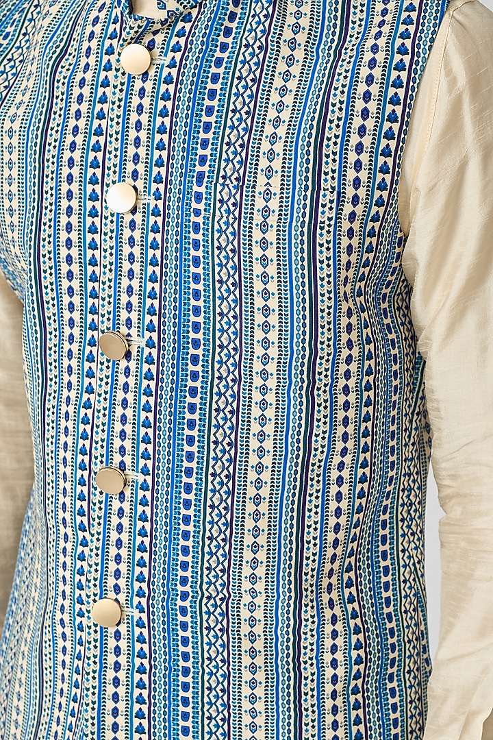 Blue Crepe Geometric Printed Bundi Jacket by Sva By Sonam & Paras Modi Men at Pernia's Pop Up Shop